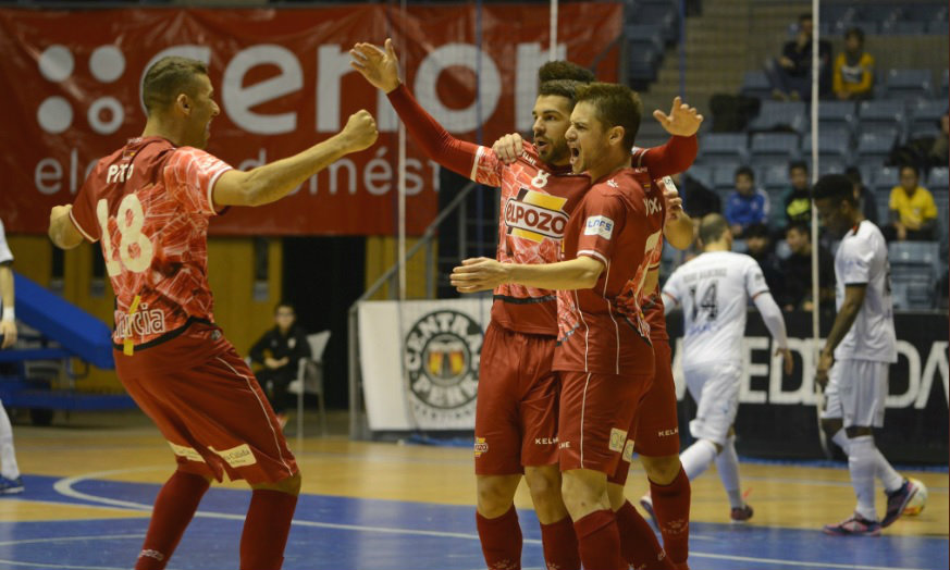 ElPozo Murcia golea a Santiago Futsal y cumple su tradición en Sar