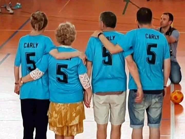 El fútbol sala alcalaíno rinde homenaje a Carly