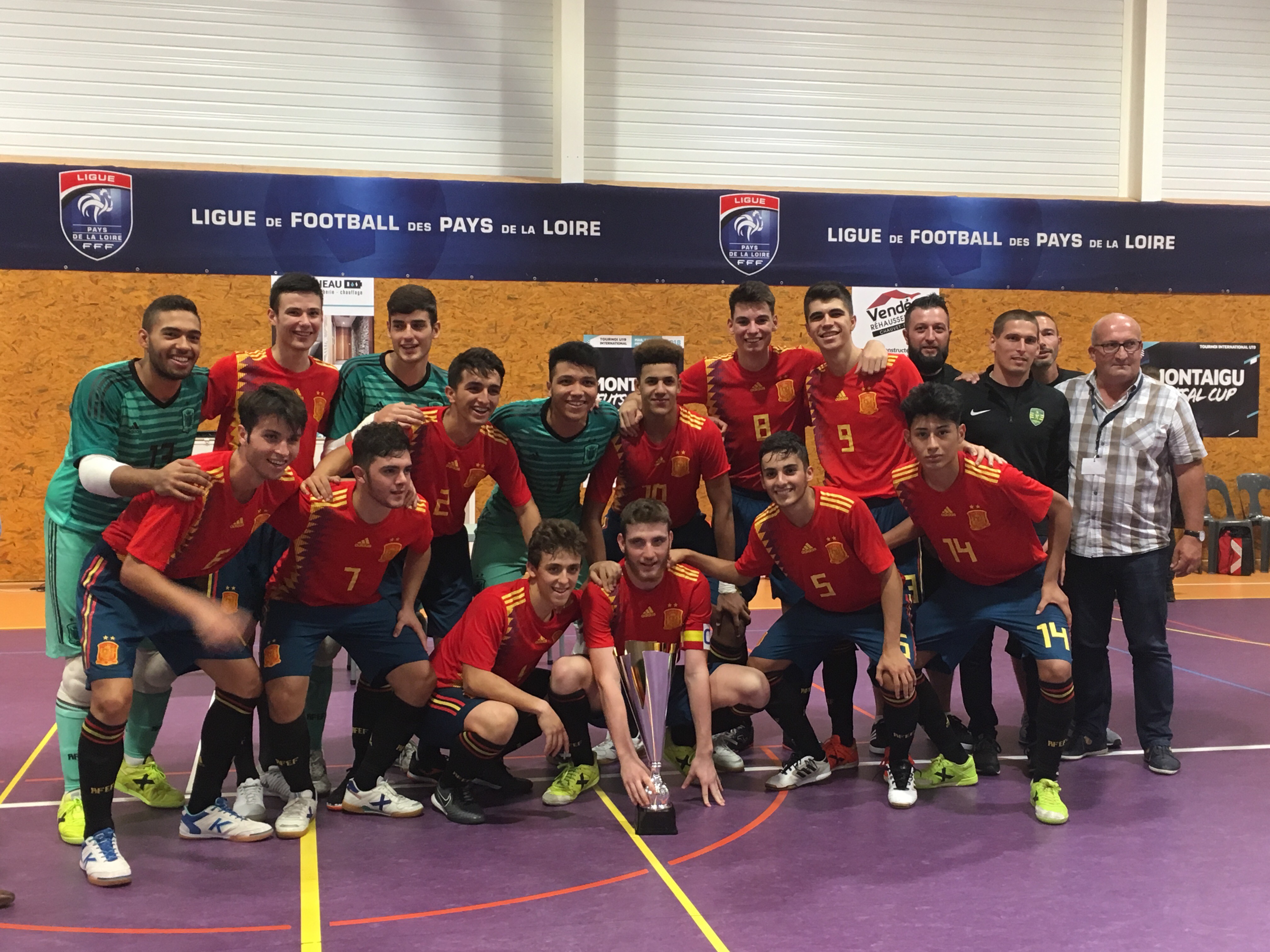 España golea y se proclama campeona de la Montaigu Futsal Cup Sub19