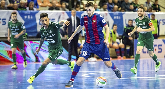 Osasuna Magna sigue “de dulce” a costa de un espeso Levante