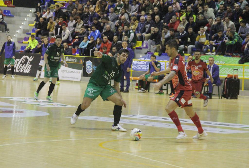 ElPozo Murcia y Peñíscola vencen tras el parón navideño