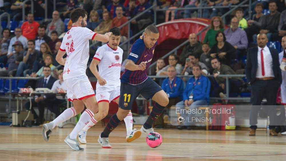 El Barça se atasca y Osasuna se mete en la pelea