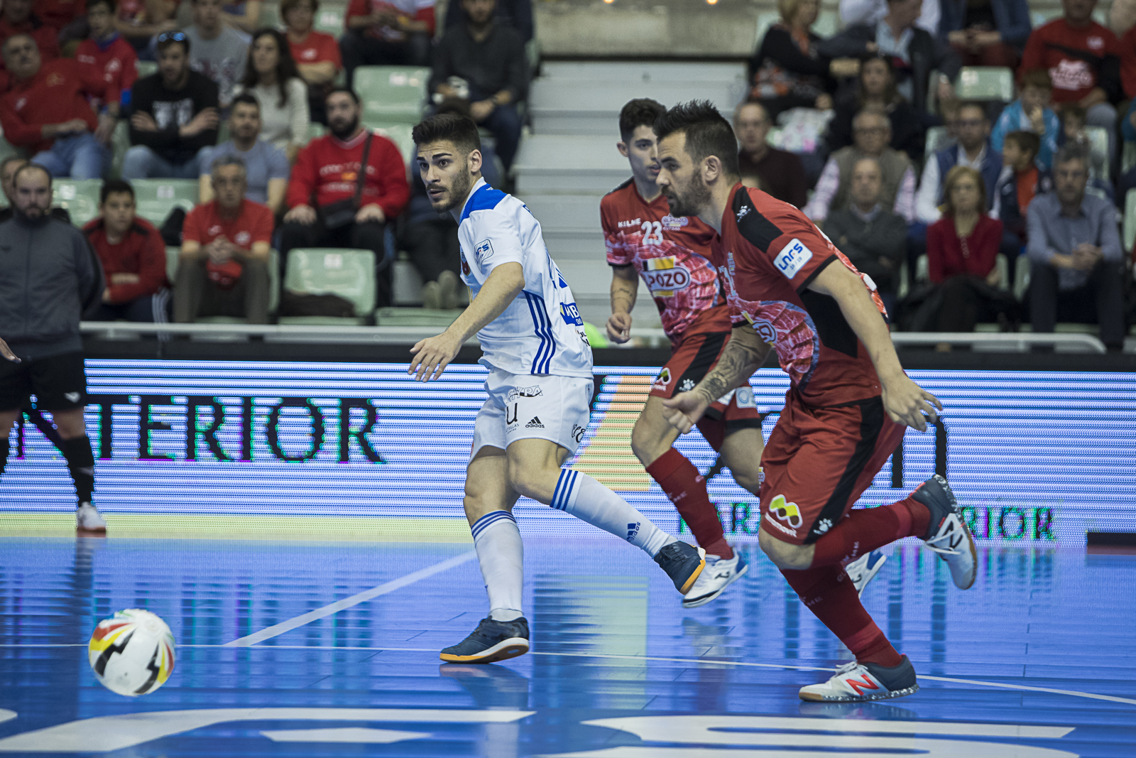 ElPozo sigue la estela del Barça (4-1)