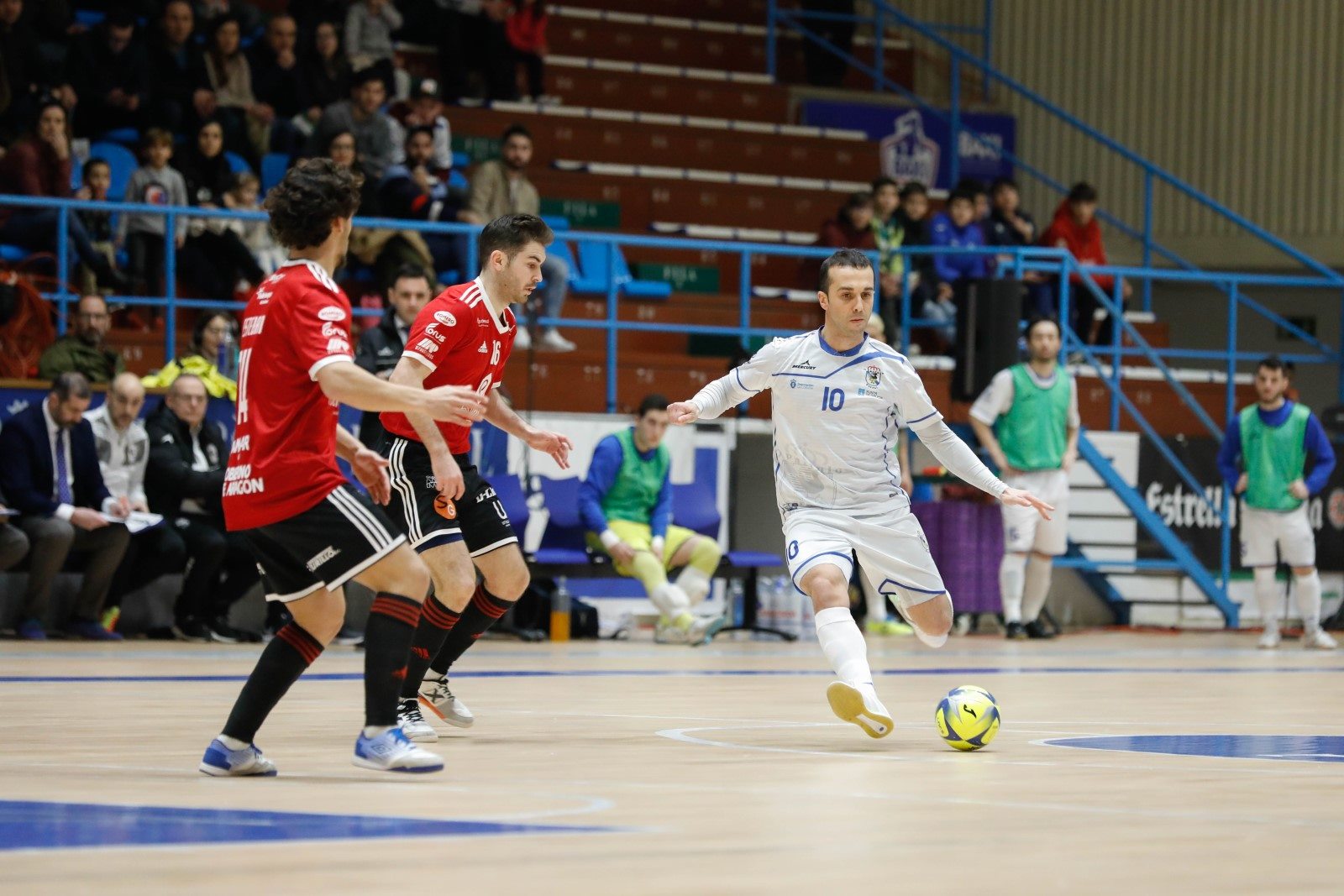 O Parrulo Ferrol – Fútbol Emotion Zaragoza: dos equipos renovados y con objetivos parecidos