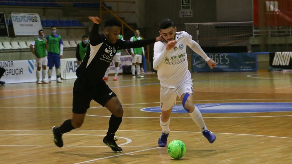 La UA Ceutí consigue tres valiosos puntos en Santiago