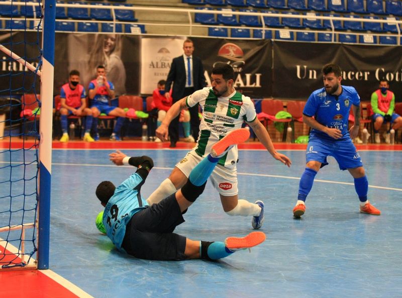 Goleada vinatera para dejar congelado al Córdoba
