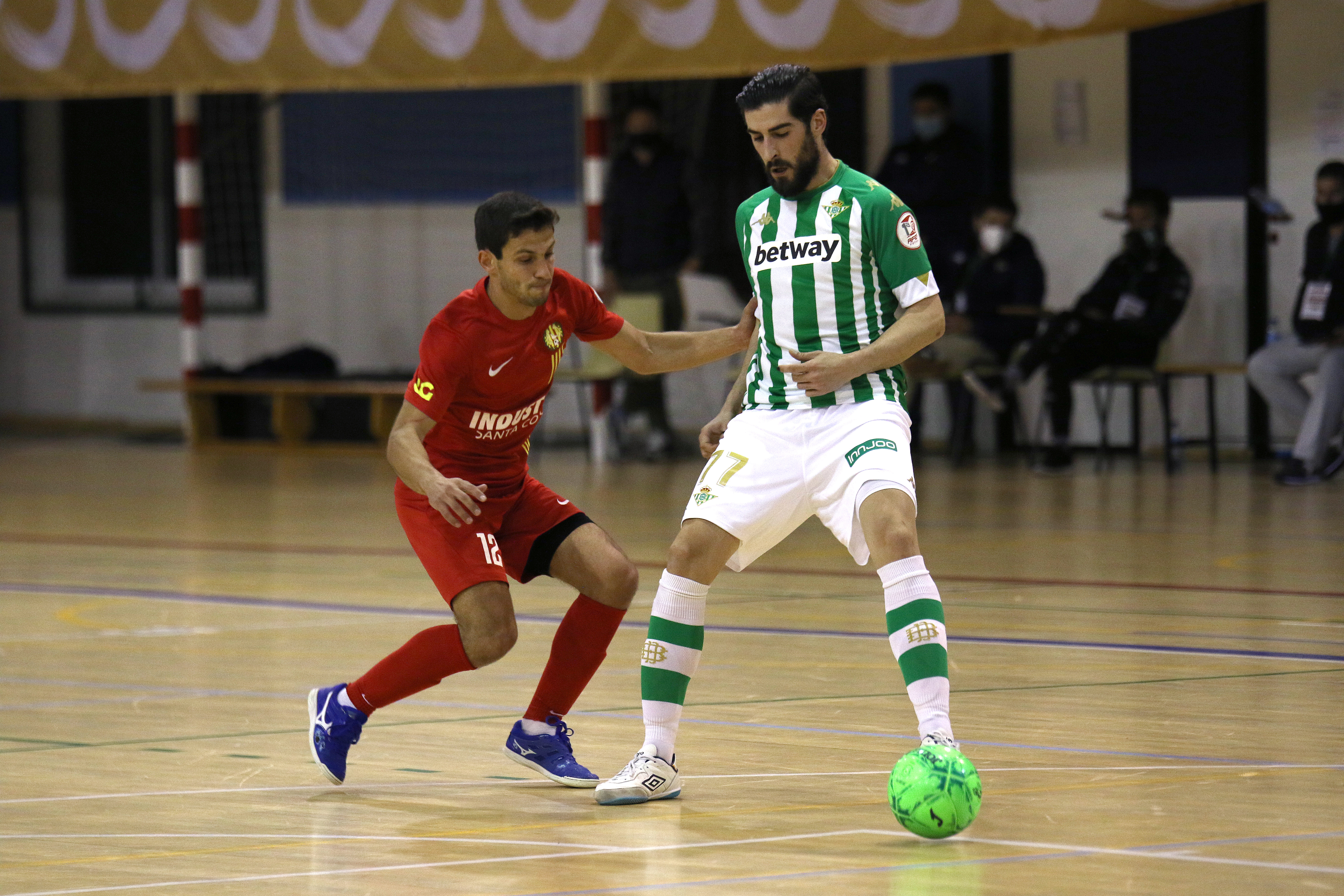 La afición vuelve a Amate para celebrar una victoria vital (2-1)