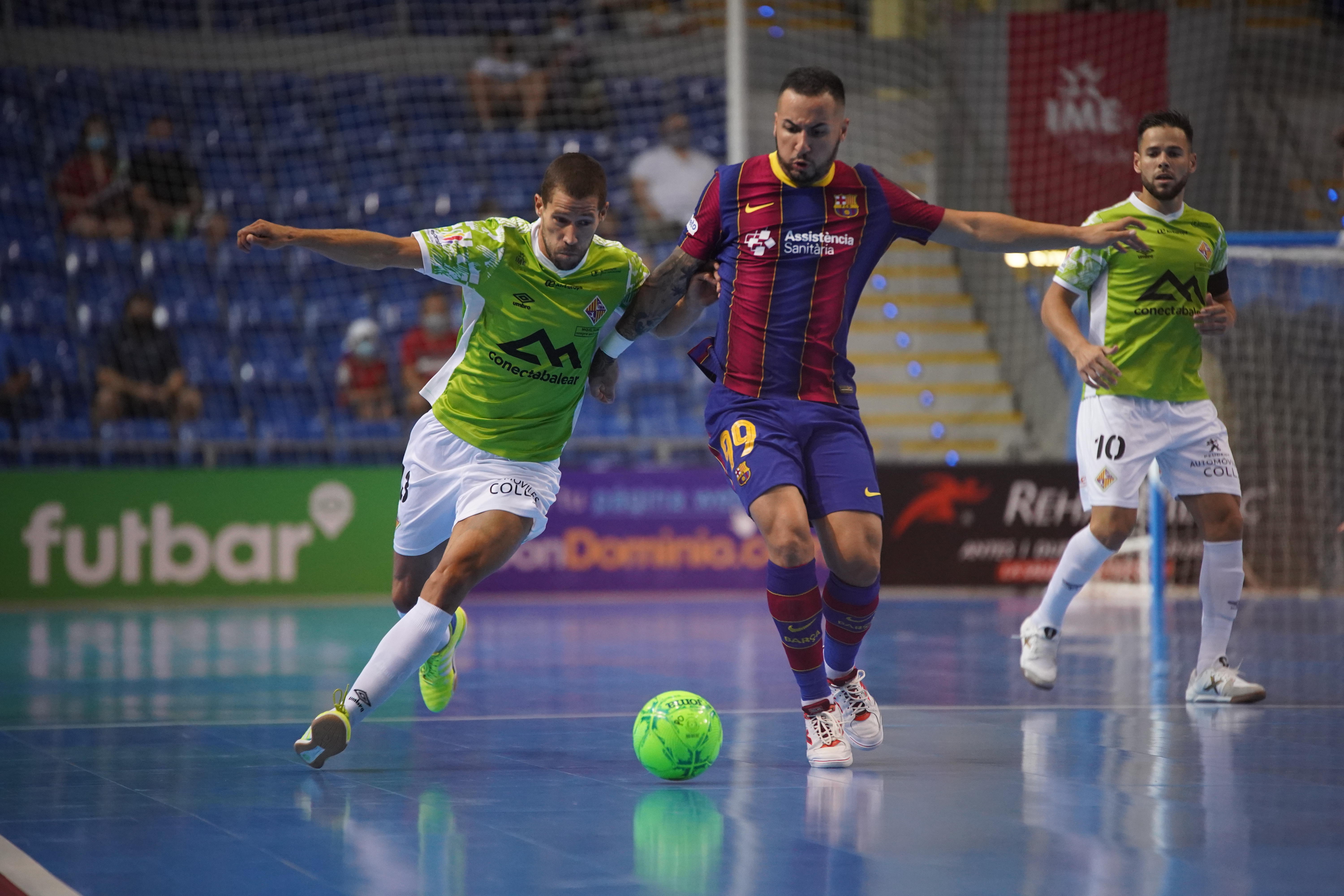 El Barça golpea primero y está a un paso de la final (2-3)