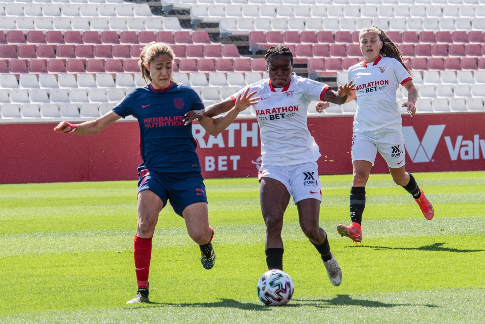 El Sevilla se impuso al Atleti en el tiempo añadido | @SevillaFC_Fem