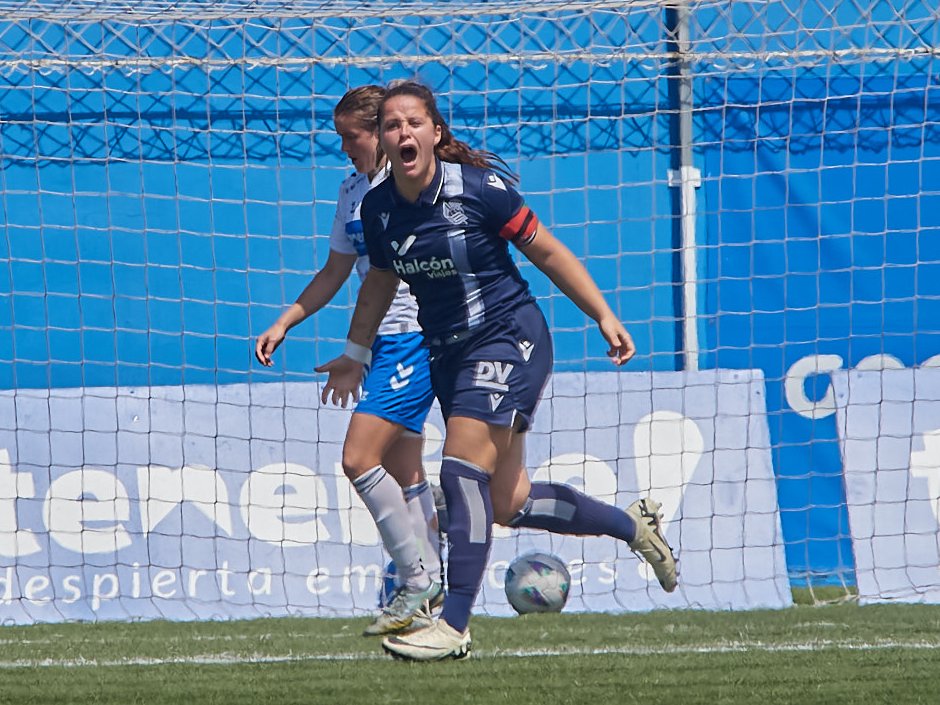 Nerea Eizagirre celebrando el gol de la victoria de la Real Sociedad | @RealSociedadFEM