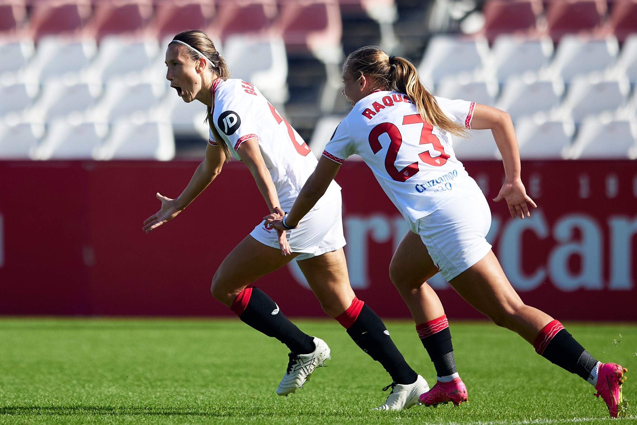 Gemma Gili, marcó el golazo que abría la victoria del Sevillla | @SevillaFC_Fem