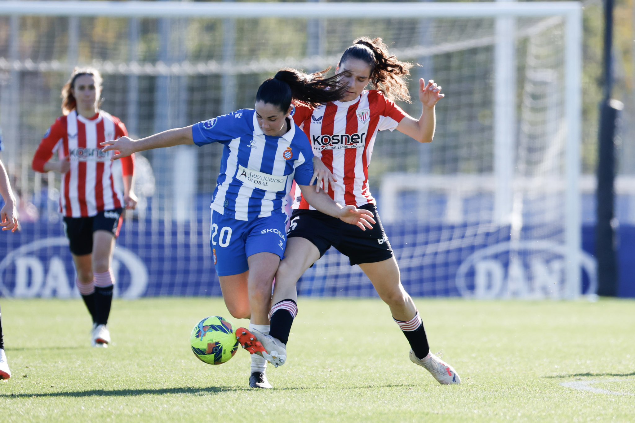 El AthleticClub mantiene su buena racha tras ganar al Espanyol | @RCDEFemeni