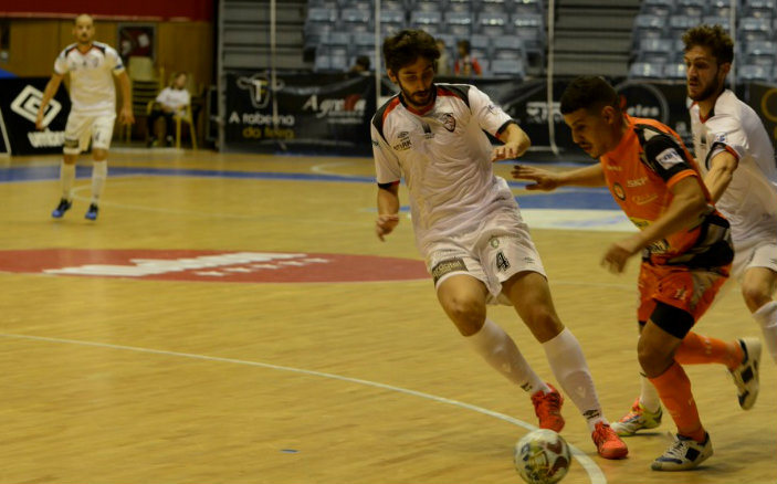 Justo reparto de puntos entre Santiago Futsal y Ribera Navarra