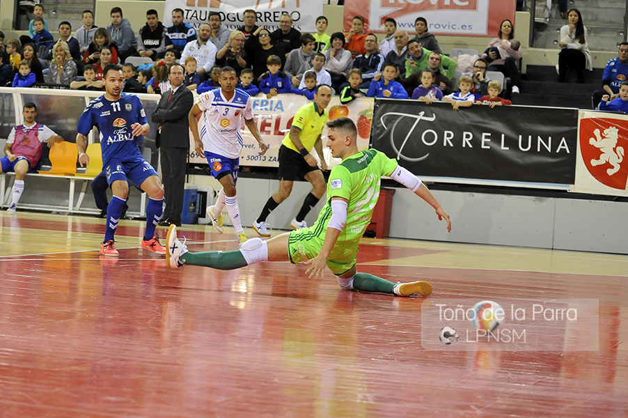El Fútbol Emotion se deja dos puntos ante un buen Valdepeñas (2-2)
