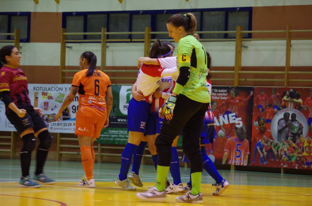 Futsi Navalcarnero pone la liga en un puño