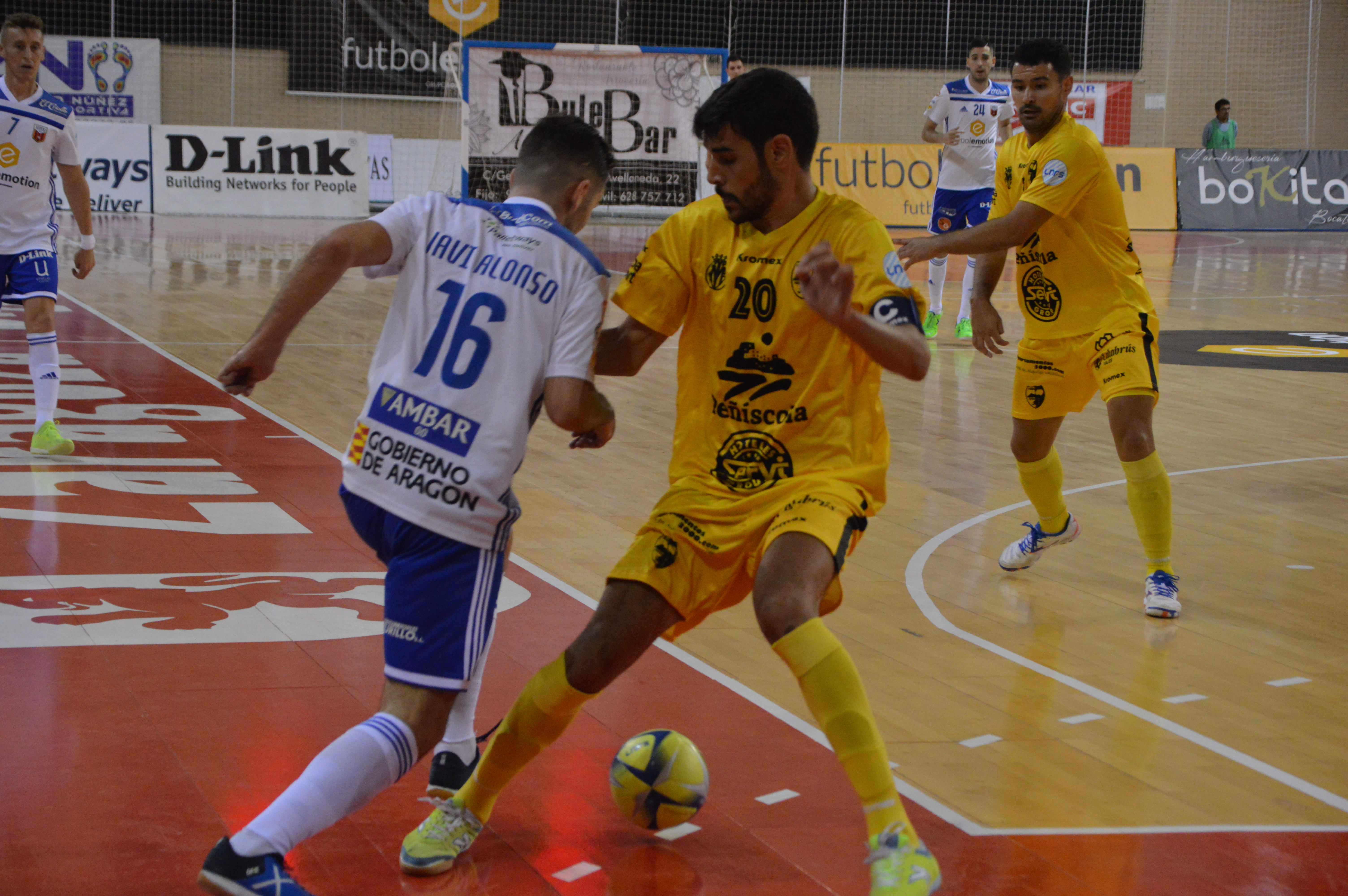 El Peñíscola saca petróleo en Zaragoza a 21 segundos del final (4-4)