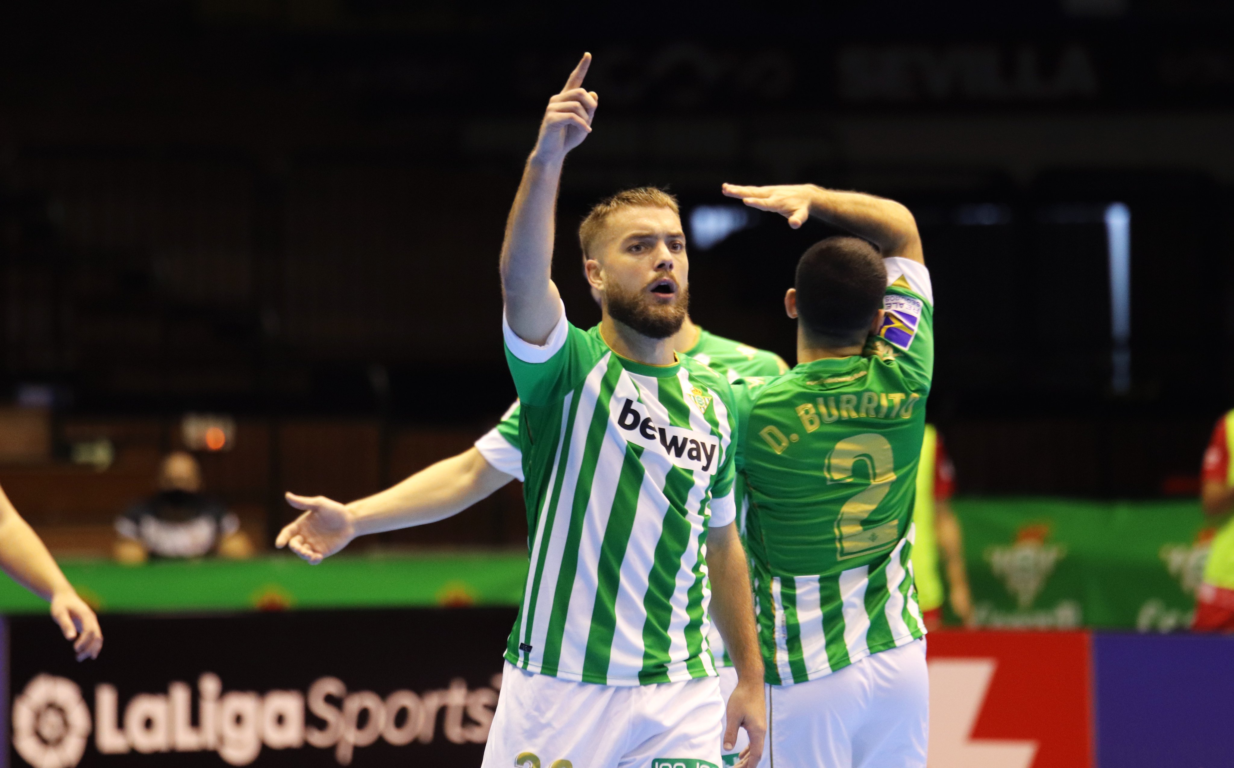 Inicia con enfrentamiento andaluz