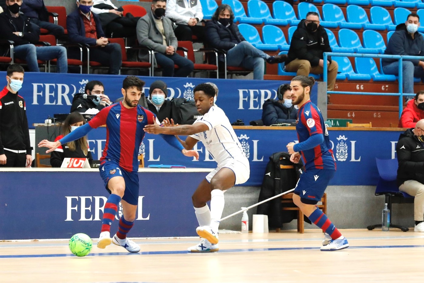 O Parrulo compite pero no puede con el conjunto granota (1-4)
