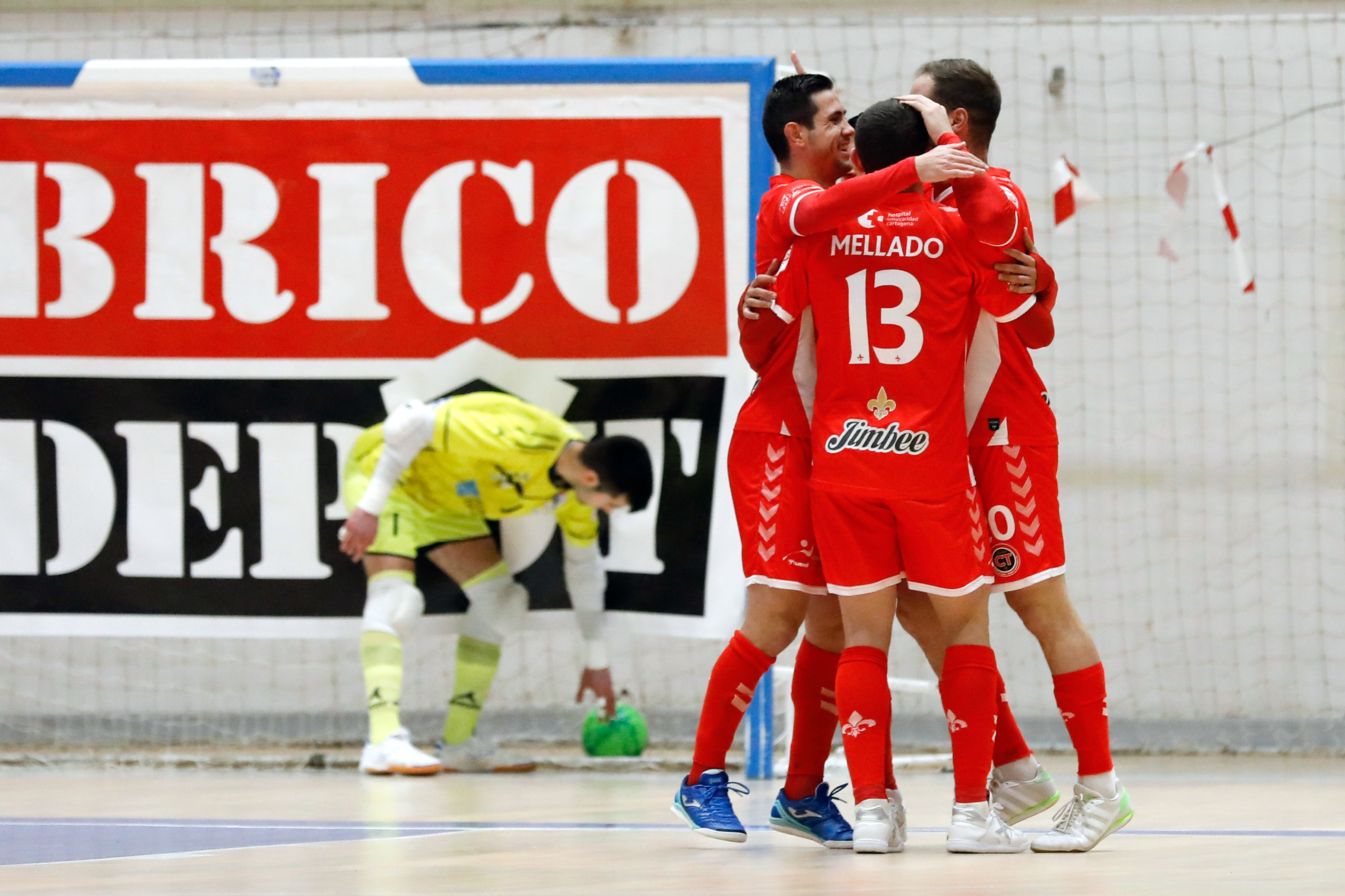 Jimbee Cartagena, nuevo líder de Primera