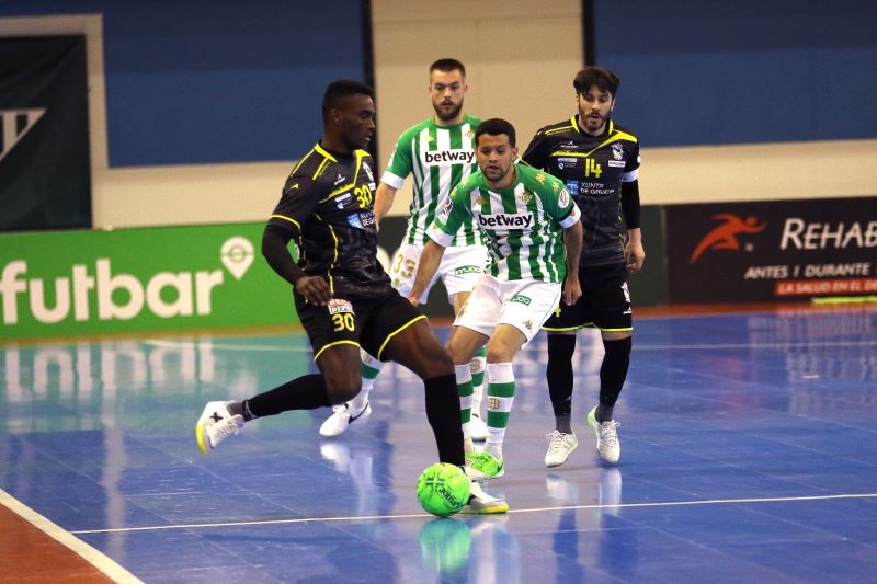 El Betis se hace fuerte en Amate