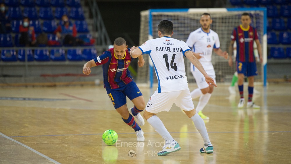 El Barça aprovecha las desconexiones de Valdepeñas (3-0)