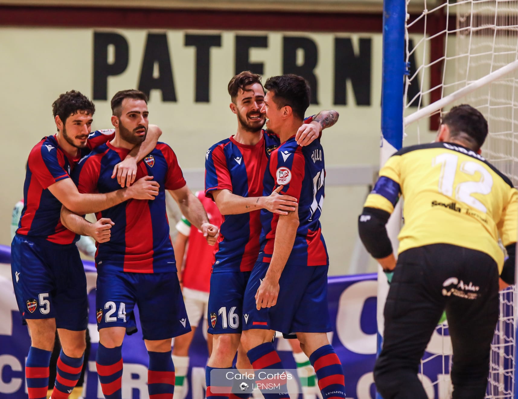 Levante, más líder tras ganar al Real Betis en un partido igualado (2-1)