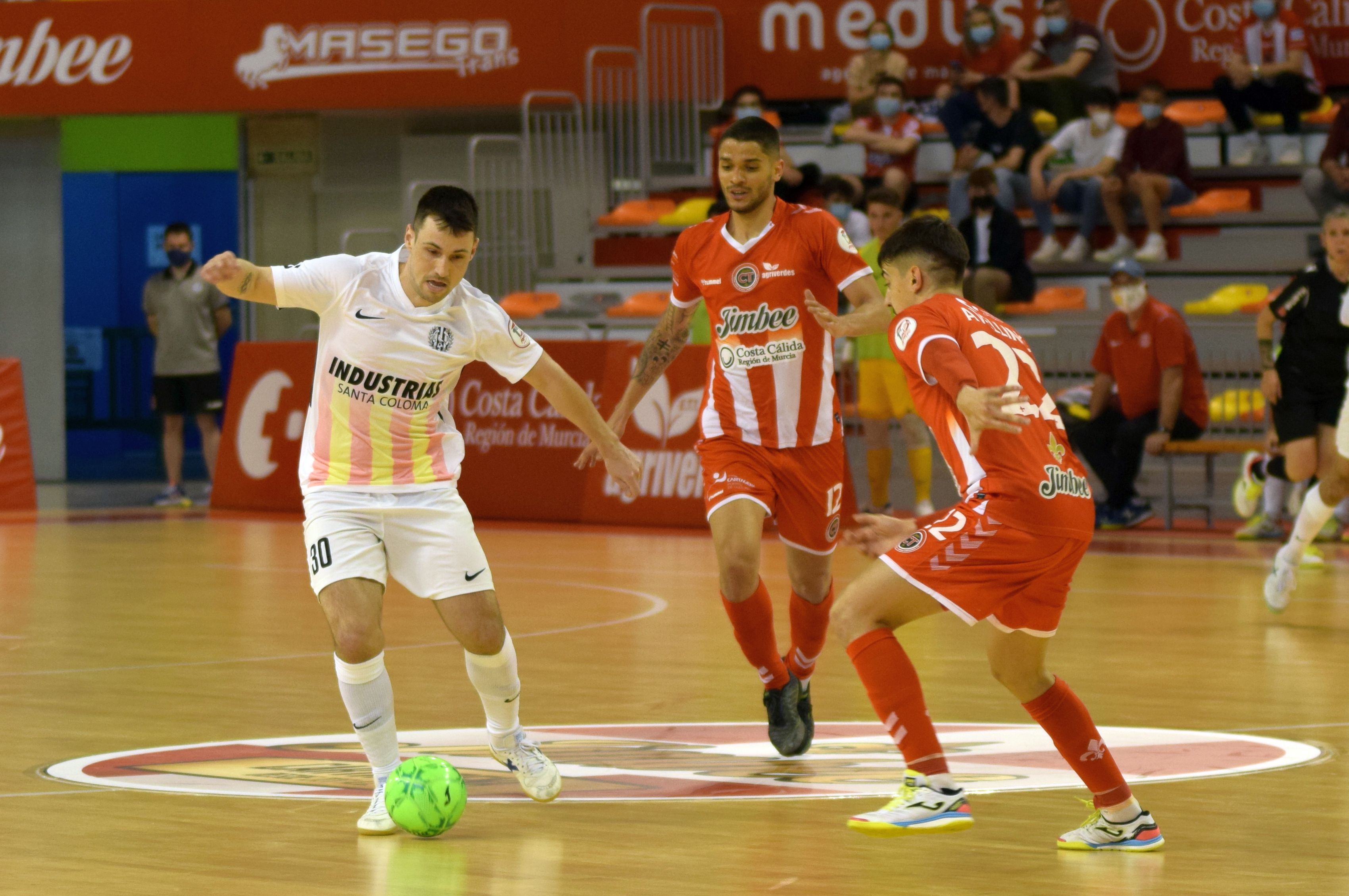 Jimbee le gana la partida a Industrias en el cinco contra cuatro (6-5)