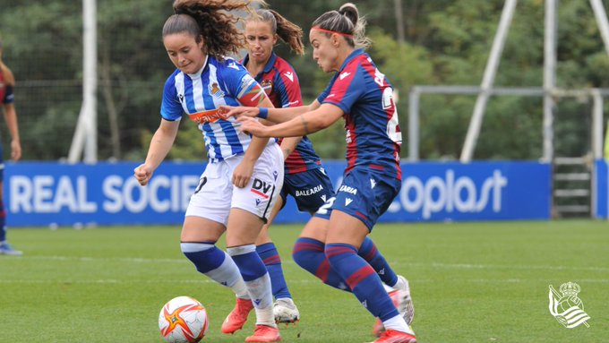 Un gol en los instantes finales rompe la imbatibilidad de la Real