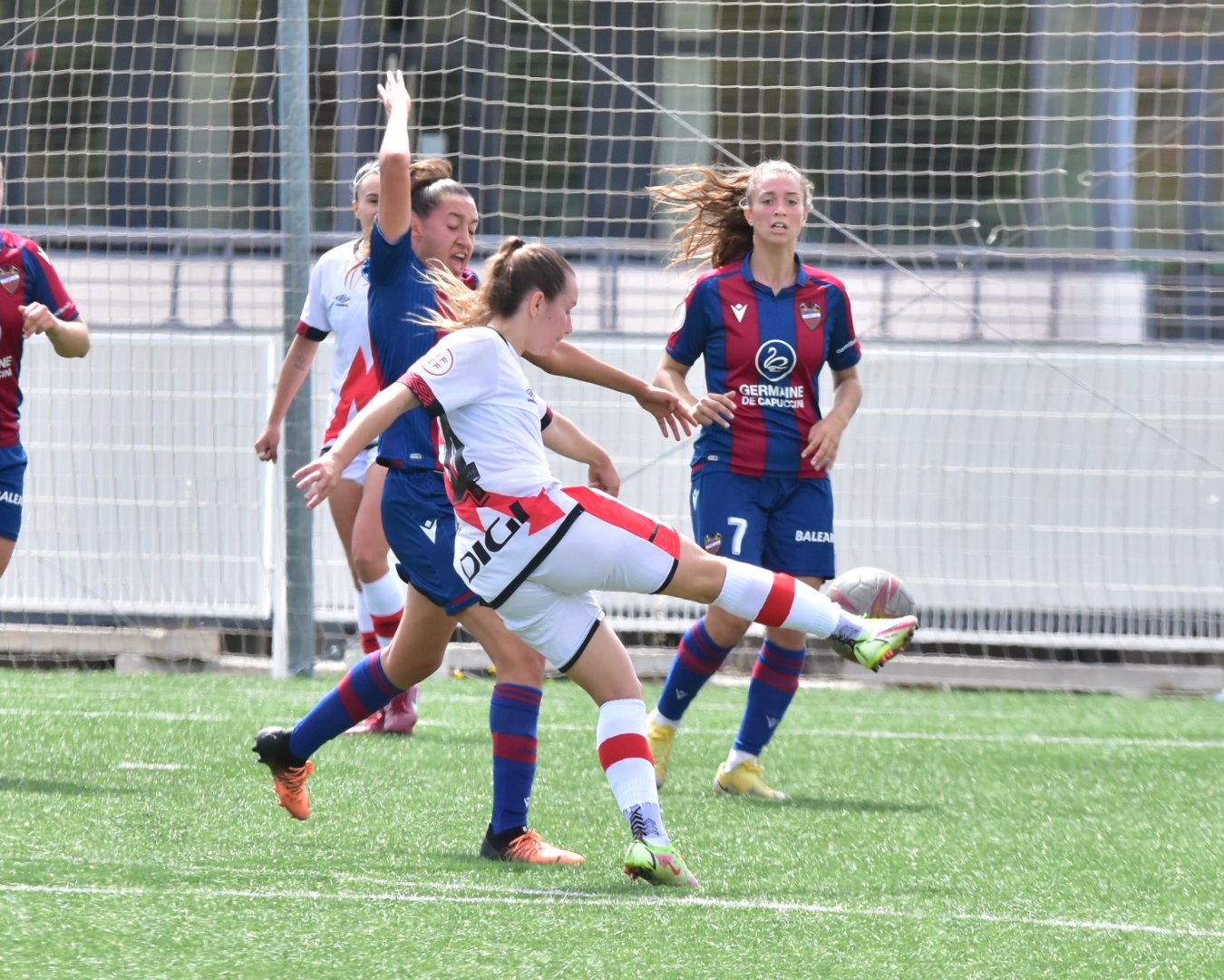Resumen J27 de Primera Iberdrola: El Rayo desciende tras 19 años en Primera